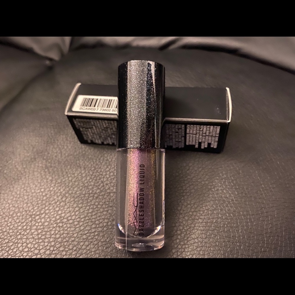 MAC Dazzleshadow Liquid Pantherized